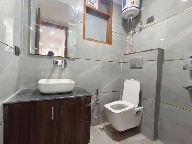Rental | 3 BHK 1550 Sq.Ft. Apartment in Saket