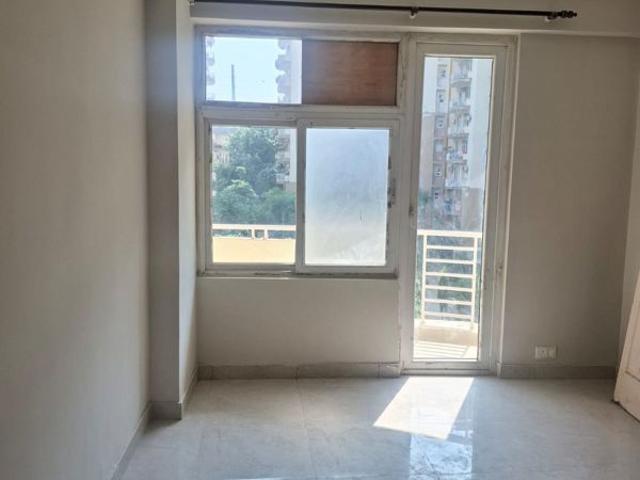 Rental | 3 BHK 1550 Sq.Ft. Apartment in Tulip Petals