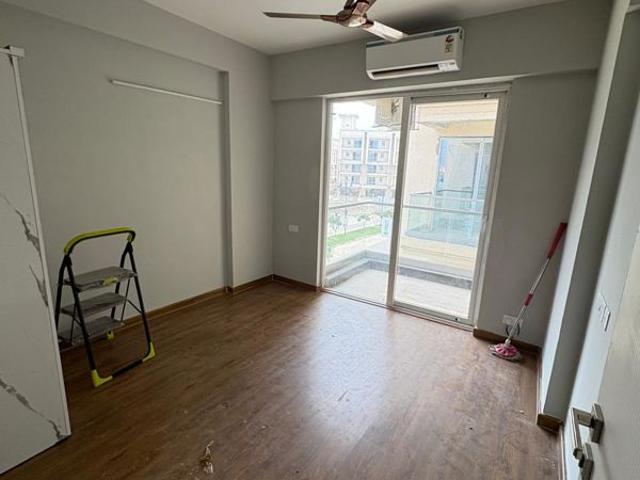 Rental | 3 BHK 1555 Sq.Ft. Apartment in Signature Global City