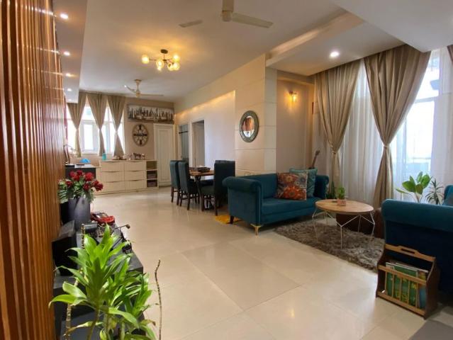 Rental | 3 BHK 1565 Sq.Ft. Apartment in Omaxe Heights
