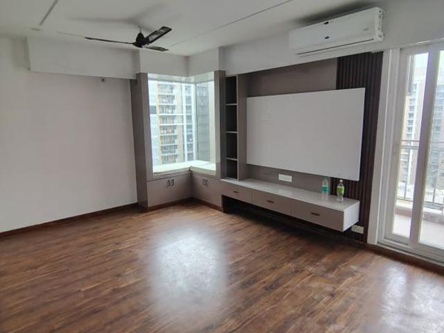 Rental | 3 BHK 1575 Sq.Ft. Apartment in Omaxe The Palace