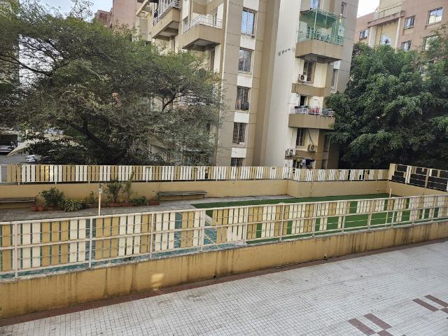 Rental | 3 BHK 1575 Sq.Ft. Apartment in Paravsakshi Apartments