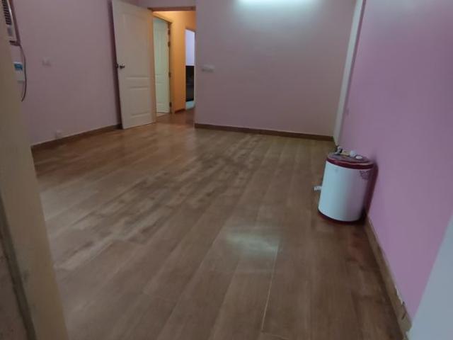 Rental | 3 BHK + 1576 Sq.Ft. Apartment in Umang Summer Palms