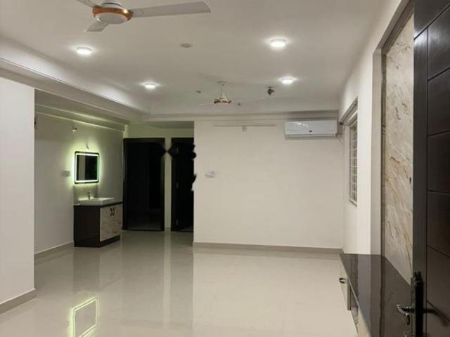 Rental | 3 BHK 1580 Sq.Ft. Apartment in SMR Vinay Classic