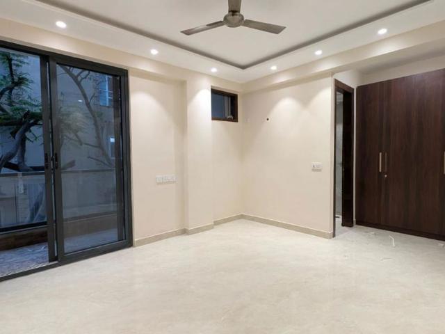 Rental | 3 BHK + 15000 Sq.Ft. Apartment in Saket