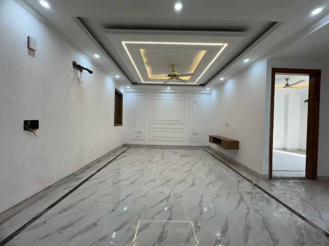 Rental | 3 BHK + 1500 Sq.Ft. Apartment in Chattarpur