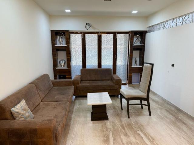 Rental | 3 BHK 1500 Sq.Ft. Apartment in Giriraj CHS Naupda