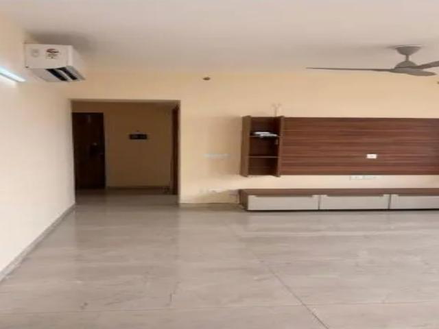 Rental | 3 BHK + 1500 Sq.Ft. Apartment in Experion Capital