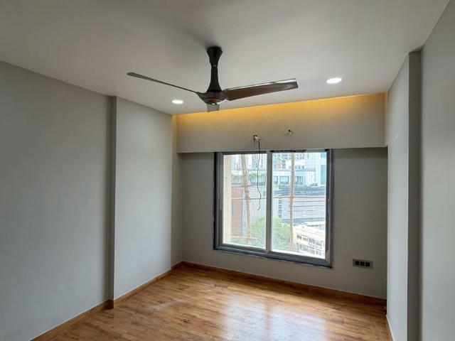 Rental | 3 BHK + 1500 Sq.Ft. Apartment in Lokhandwala Infrastructure Lady Ratan Tower