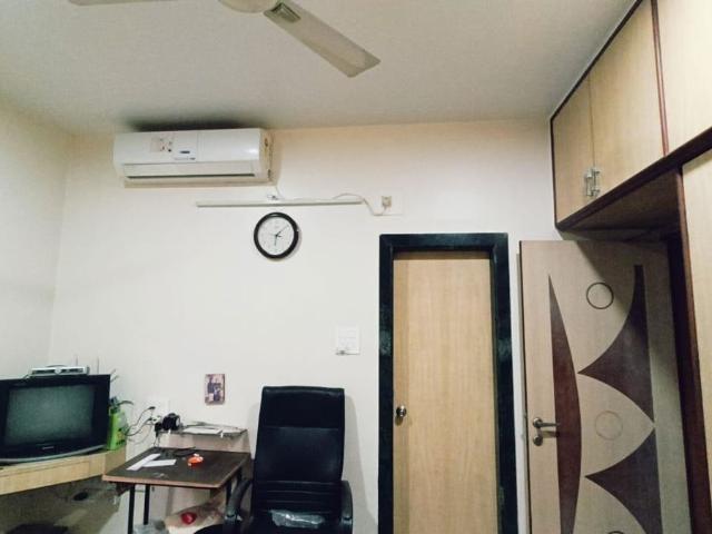 Rental | 3 BHK 1500 Sq.Ft. Apartment in Model colony