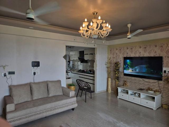Rental | 3 BHK 1500 Sq.Ft. Apartment in NG Grand Plaza