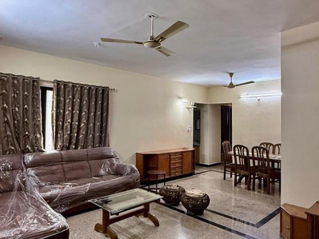 Rental | 3 BHK 1500 Sq.Ft. Apartment in Nikash Skies CHS