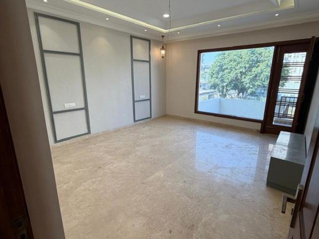 Rental | 3 BHK 1500 Sq.Ft. Apartment in Sector 111