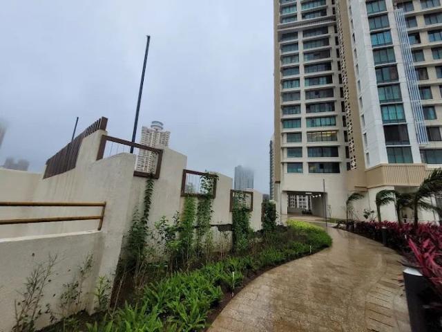 Rental | 3 BHK 1500 Sq.Ft. Apartment in Peninsula Celestia Spaces