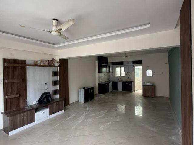Rental | 3 BHK 1500 Sq.Ft. Apartment in Pyramid Banksia