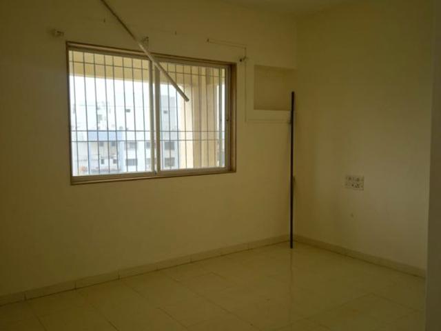 Rental | 3 BHK 1500 Sq.Ft. Apartment in Tain Square
