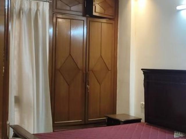 Rental | 3 BHK 150 Sq.Yd. Apartment in Safdarjung Enclave
