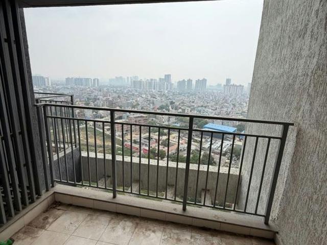 Rental | 3 BHK 1525 Sq.Ft. Apartment in Godrej Woods