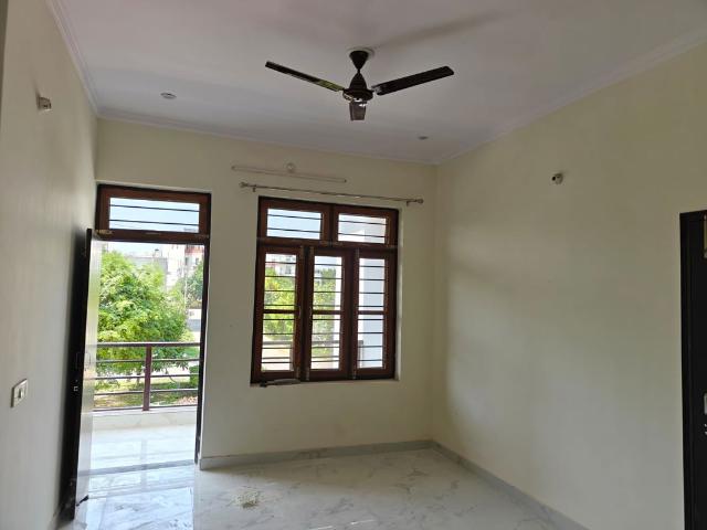 Rental | 3 BHK 1535 Sq.Ft. Apartment in Omaxe R2