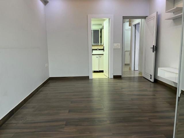 Rental | 3 BHK 1640 Sq.Ft. Apartment in Amrapali Sapphire