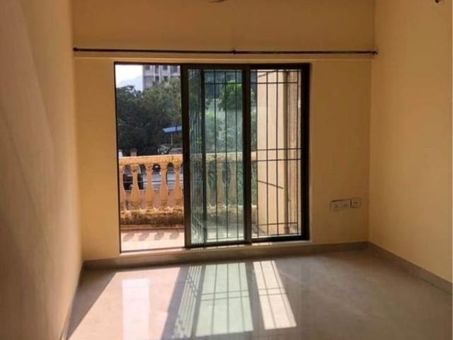 Rental | 3 BHK + 1653 Sq.Ft. Apartment in DLF Capital Greens Phase I And II