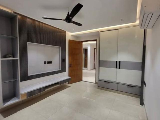 Rental | 3 BHK 16500 Sq.Ft. Apartment in Freedom Fighters Enclave