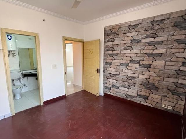Rental | 3 BHK 1650 Sq.Ft. Apartment in Ansal Sushant Estate