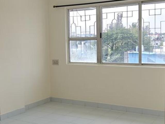 Rental | 3 BHK 1650 Sq.Ft. Apartment in Goel Ganga Carnation
