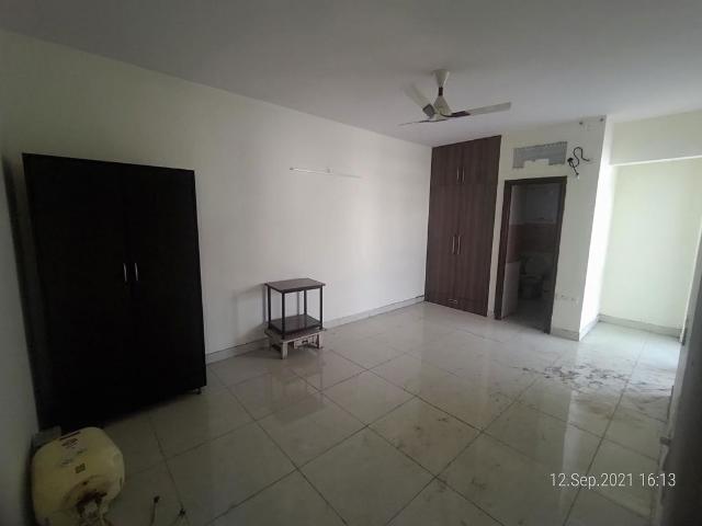 Rental | 3 BHK + 1650 Sq.Ft. Apartment in Emerald Anmol