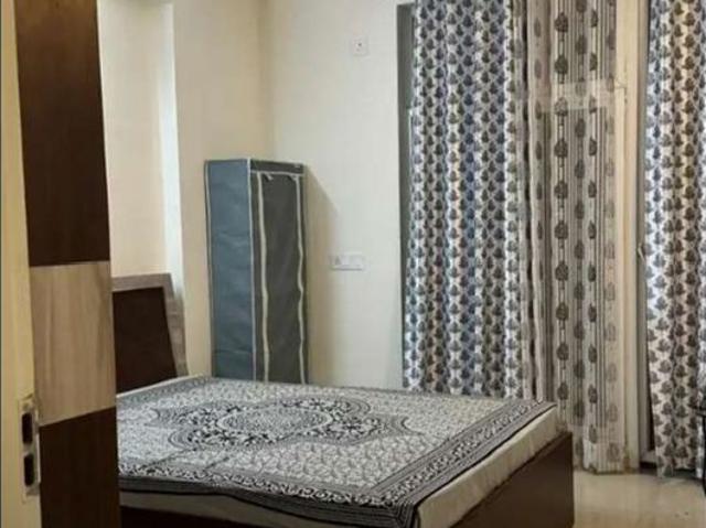 Rental | 3 BHK 1650 Sq.Ft. Apartment in Hazratganj