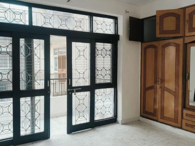 Rental | 3 BHK + 1650 Sq.Ft. Apartment in Sector 10 Dwarka