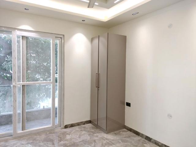 Rental | 3 BHK 1650 Sq.Ft. Apartment in Sector 12 Dwarka