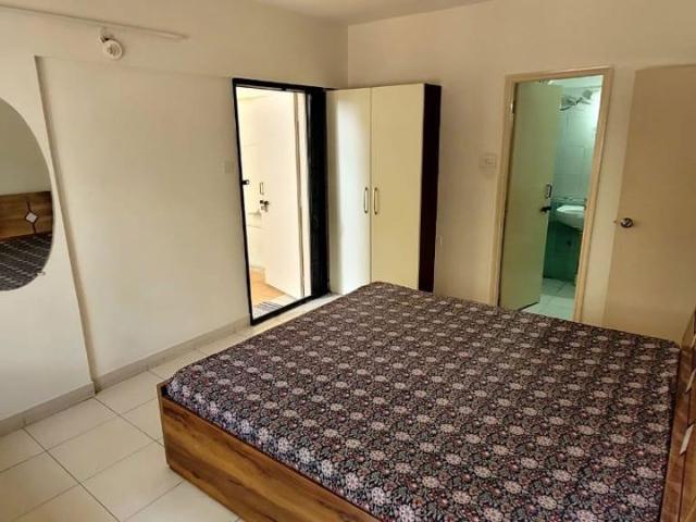 Rental | 3 BHK + 1650 Sq.Ft. Apartment in Shyam Saran Society