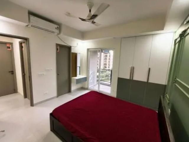 Rental | 3 BHK + 1667 Sq.Ft. Apartment in Gomti Nagar