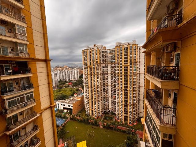 Rental | 3 BHK + 1670 Sq.Ft. Apartment in Apex Athena