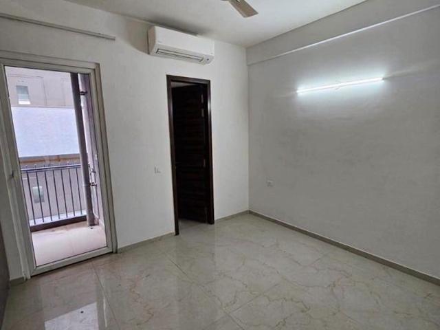 Rental | 3 BHK + 1680 Sq.Ft. Apartment in Smart World Orchard