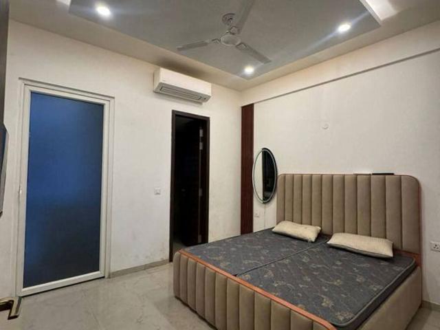 Rental | 3 BHK + 1680 Sq.Ft. Apartment in Smart World Orchard
