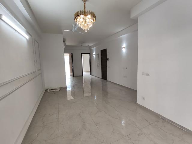 Rental | 3 BHK + 1680 Sq.Ft. Apartment in Smart World Orchard