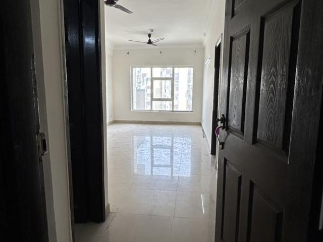 Rental | 3 BHK + 1685 Sq.Ft. Apartment in Paramount Floraville