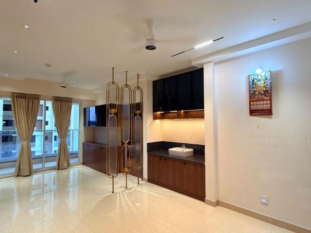 Rental | 3 BHK + 1686 Sq.Ft. Apartment in GHR Titania