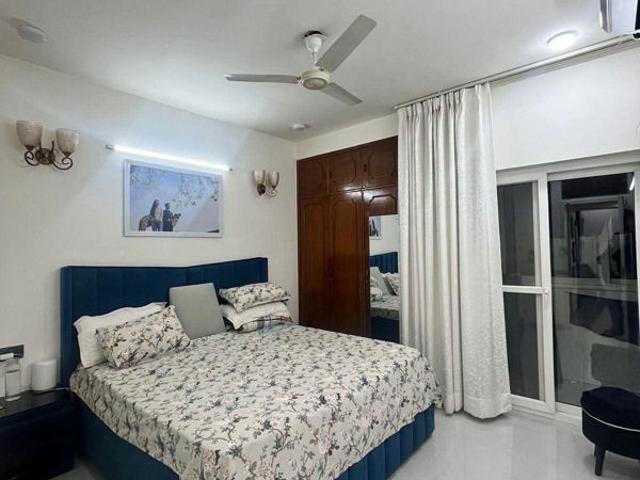 Rental | 3 BHK + 1699 Sq.Ft. Apartment in DLF Capital Greens Phase I And II