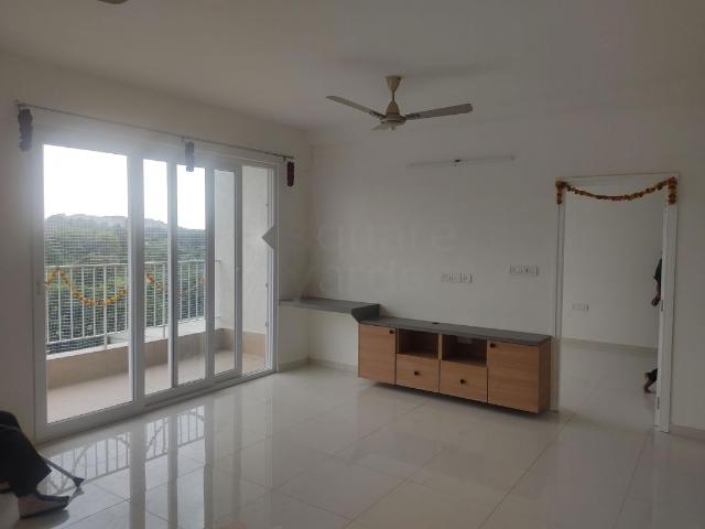 Rental | 3 BHK 1600 Sq.Ft. Apartment in Godrej Aqua