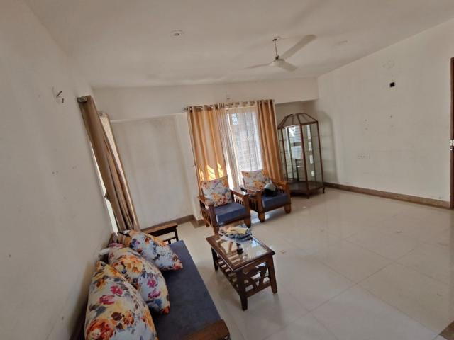 Rental | 3 BHK 1600 Sq.Ft. Apartment in Garud Heritage