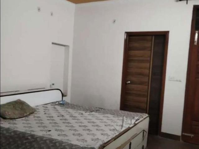 Rental | 3 BHK 1600 Sq.Ft. Apartment in GC Signature
