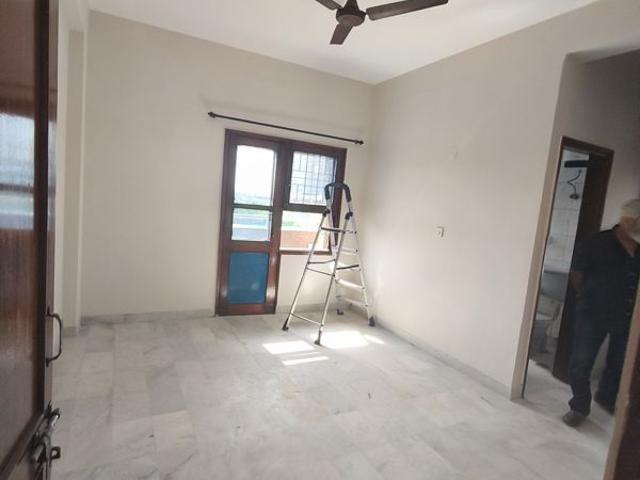 Rental | 3 BHK 1600 Sq.Ft. Apartment in DPS Housing Society