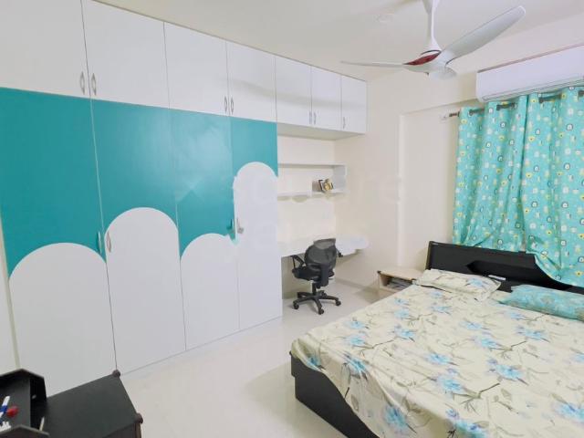 Rental | 3 BHK 1600 Sq.Ft. Apartment in DSR RR Avenues