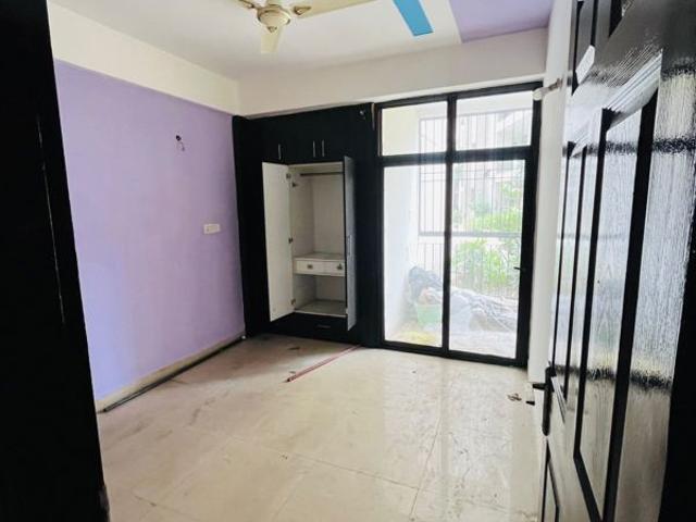 Rental | 3 BHK 1600 Sq.Ft. Apartment in JKG Palm Resort