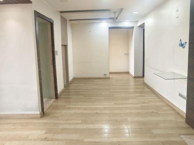 Rental | 3 BHK 1600 Sq.Ft. Apartment in Mahavir Amrut