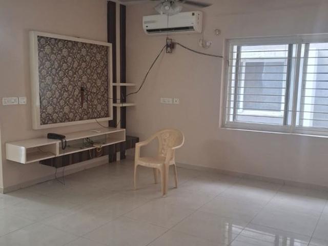 Rental | 3 BHK 1600 Sq.Ft. Apartment in Mythreyi Naimisha