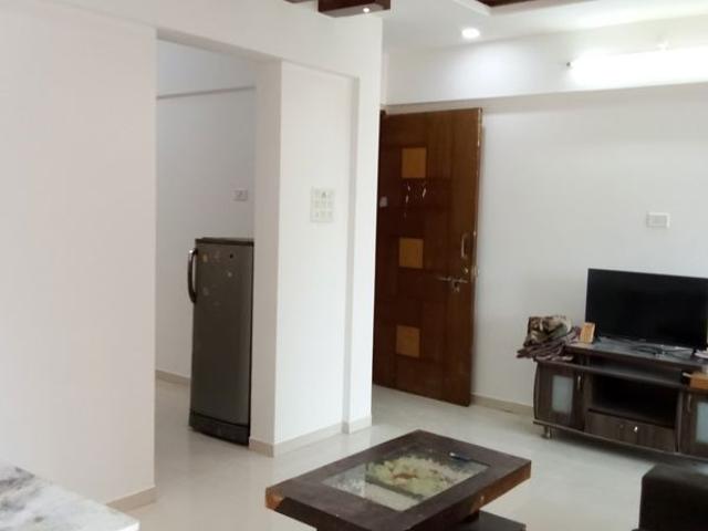 Rental | 3 BHK 1600 Sq.Ft. Apartment in Natasha Enclave